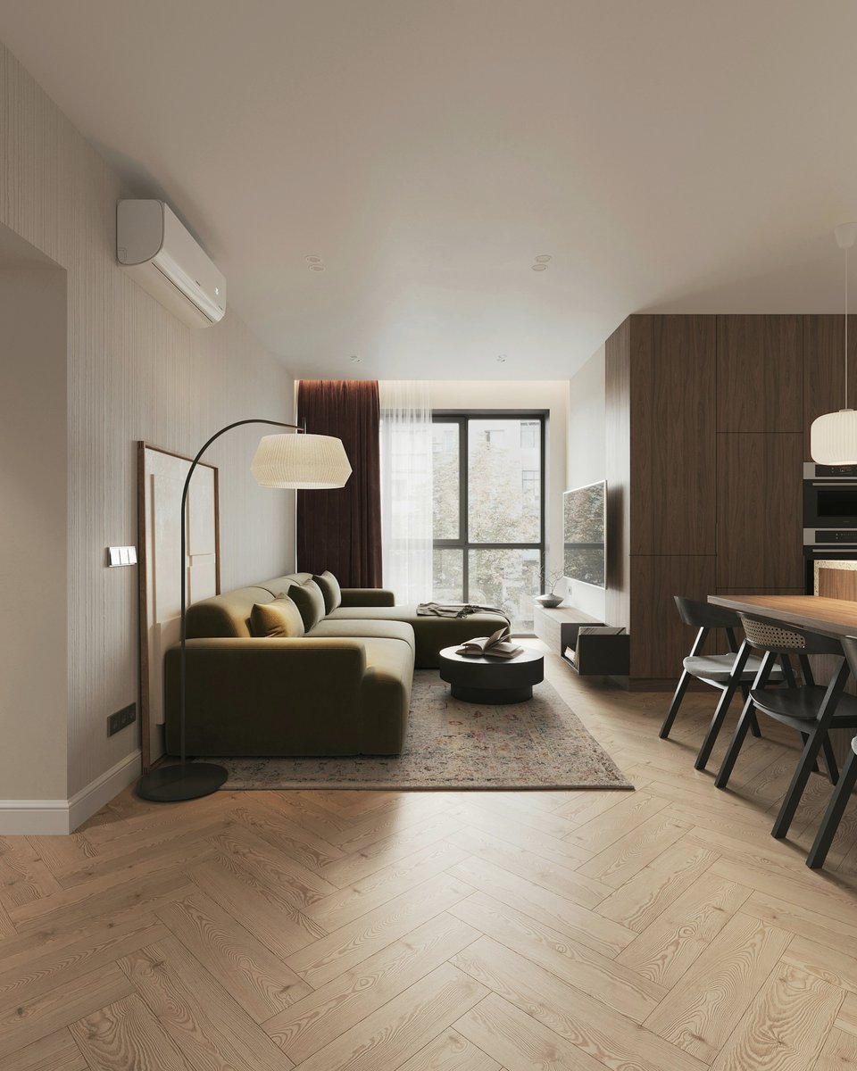 Salon moderne avec canapé, table et chaises